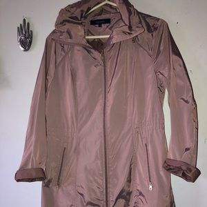 Brand new Cole Haan packable hooded raincoat size large dusty rose mauve color